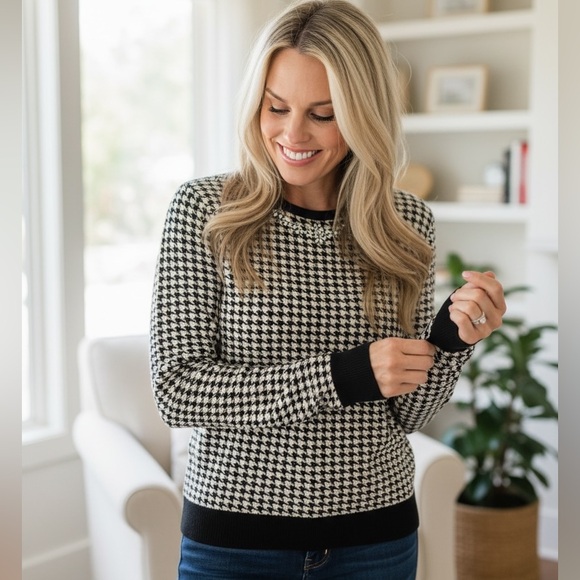 Escada Sweaters - 💋‎ Escada Black and White Houndstooth Sweater 177
